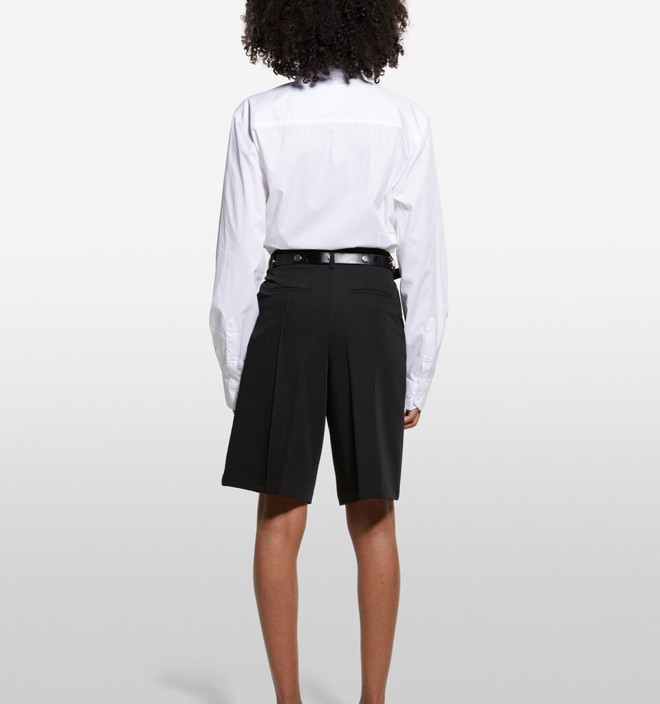 Black relaxed fit bermudas - women's shorts - Black | Sisley image number 2